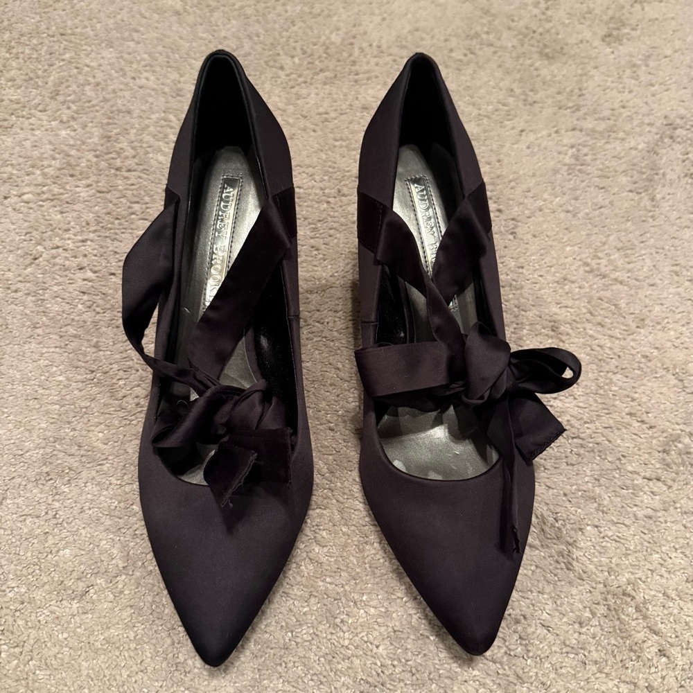 Size 9.5 Audrey Brooke Black Satin Bow Heels